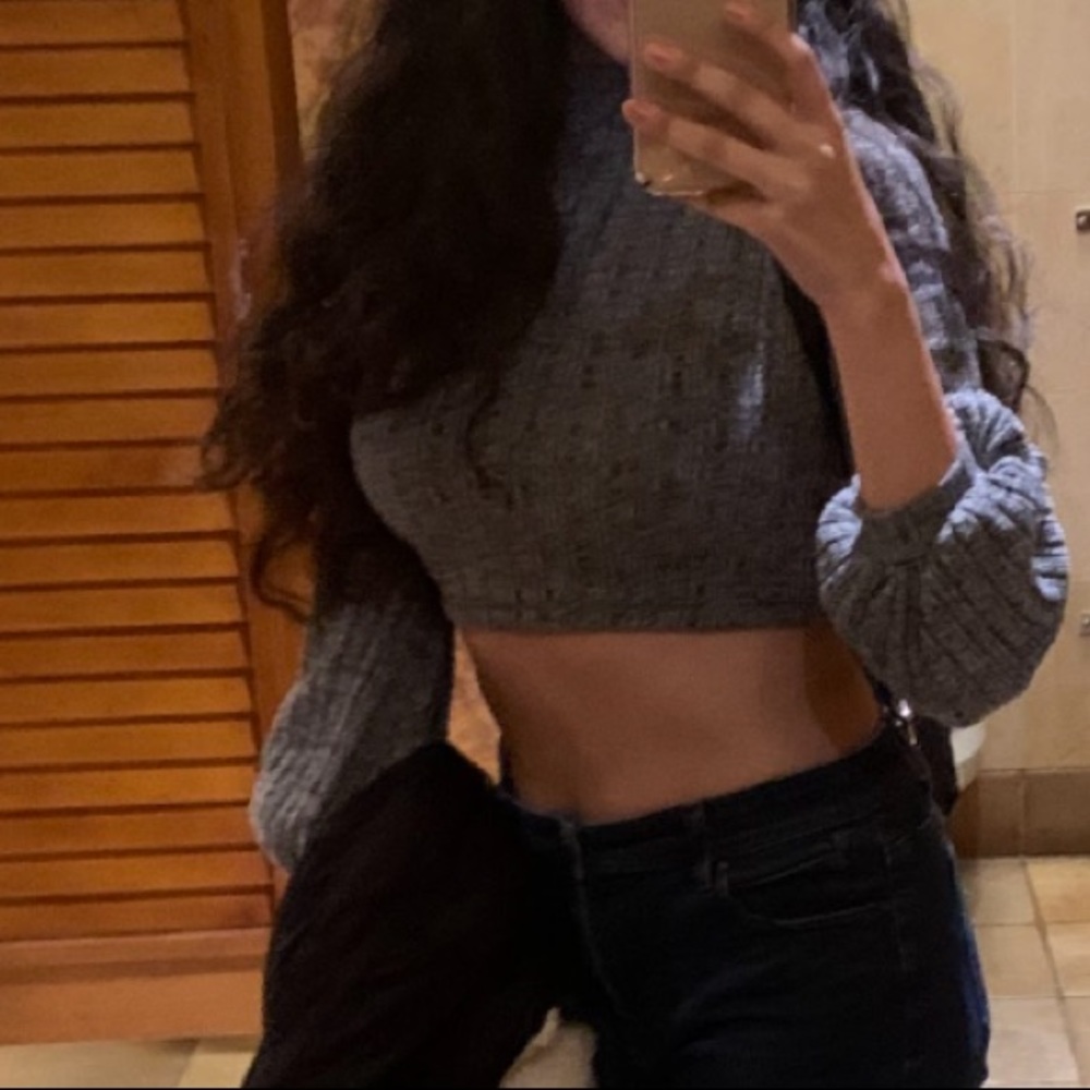 Cute Grey and black top with puffy sleeve
